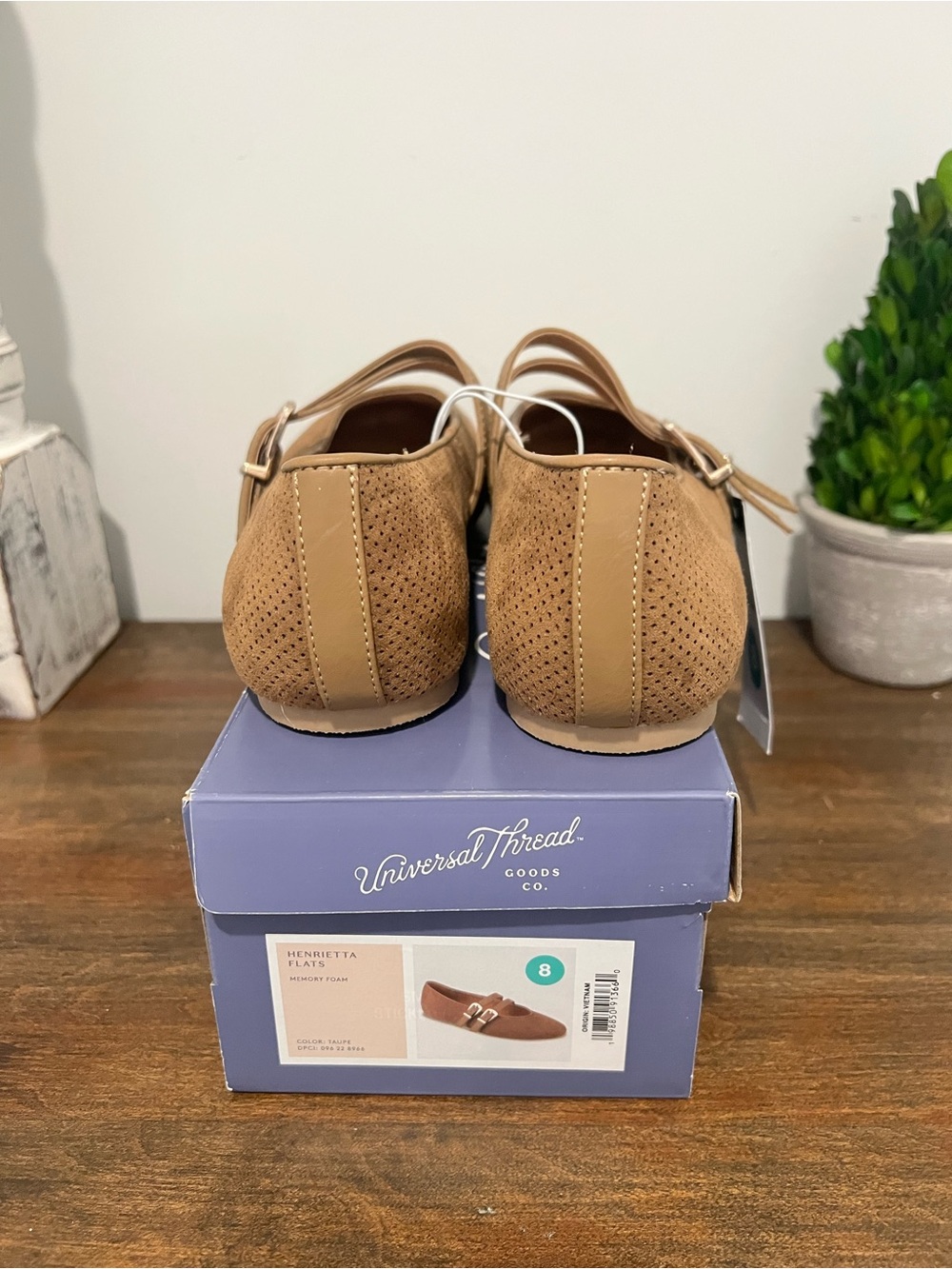 Universal Thread Henrietta Size 8 Taupe Double-Buckle Tan Women's Flats NWT - Picture 6 of 6